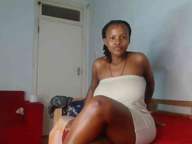 BlondQ2003 webcam