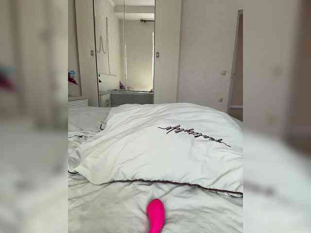 LunaLu13 bongacams