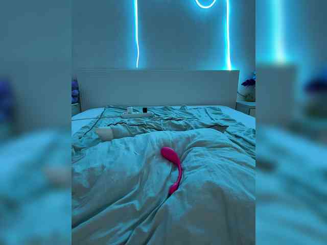 LunaLu13 Live Webcam on {site_name}