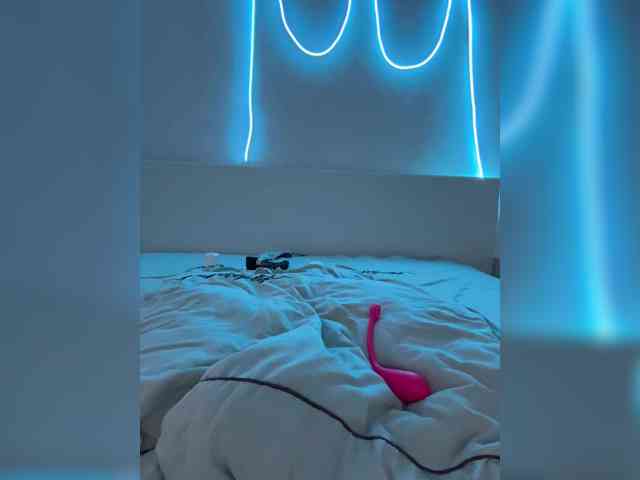 LunaLu13 Live Webcam on BongaCams