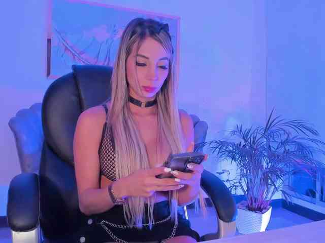 ZoePresley1 webcam