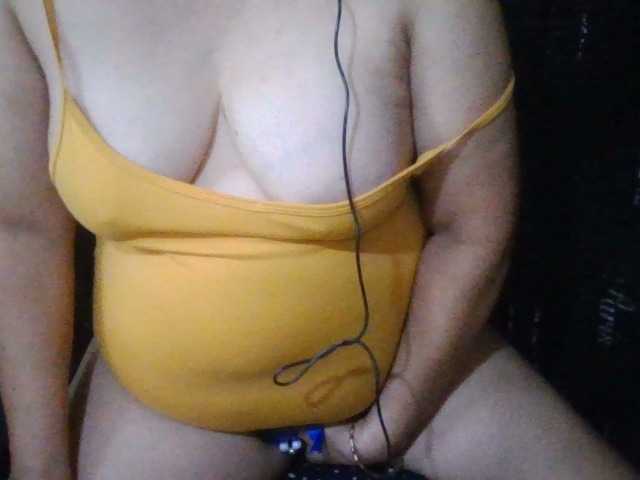 HotSqrt4u webcam bongacams model stream image