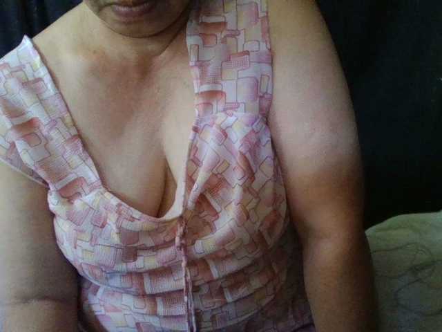 HotSqrt4u's BongaCams show and profile