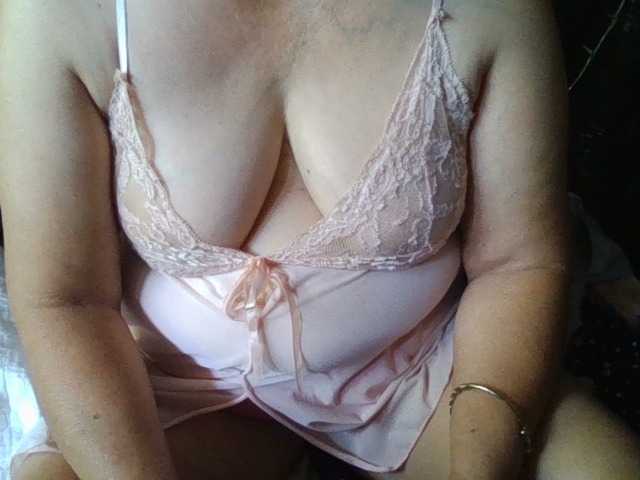 HotSqrt4u's BongaCams show and profile