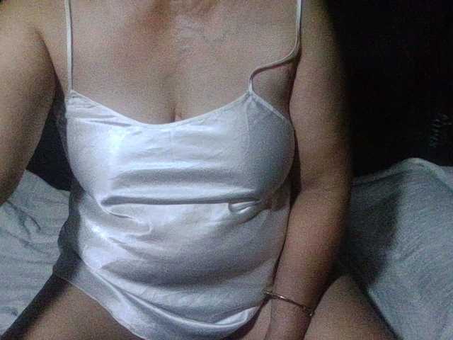 HotSqrt4u webcam bongacams model stream image