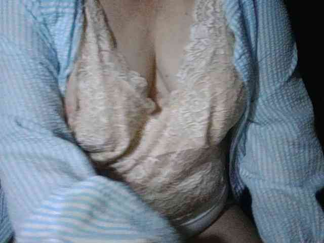 HotSqrt4u webcam