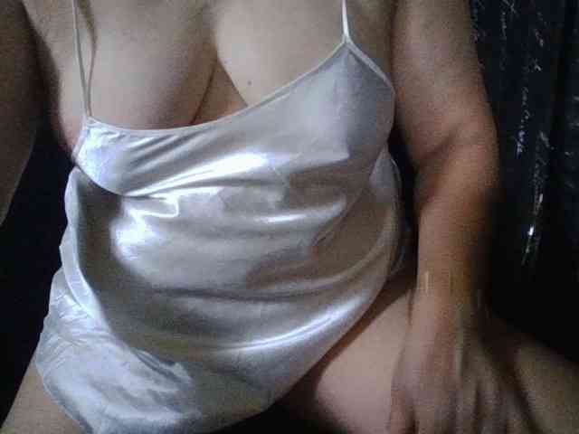 HotSqrt4u webcam