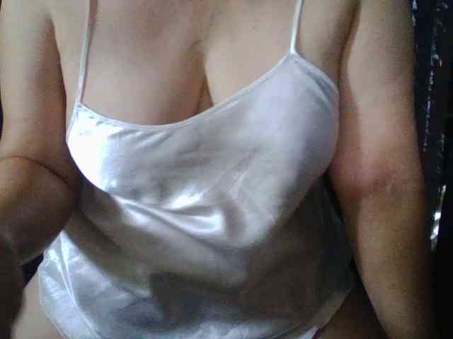 HotSqrt4u webcam