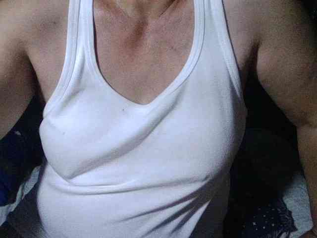 HotSqrt4u webcam