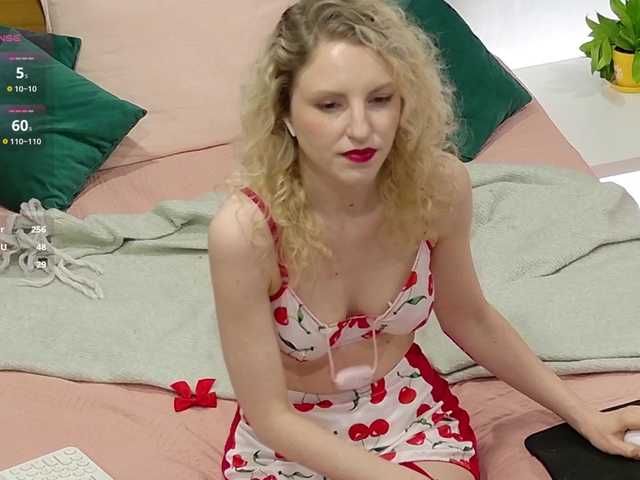 le modèle Visbee est en webcam porno dans un show sur le site bongacams, il possède les tags suivants: White/Caucasian,Blonde,Shaved