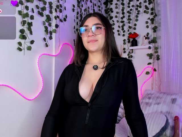 Samii-Evans's BongaCams show and profile