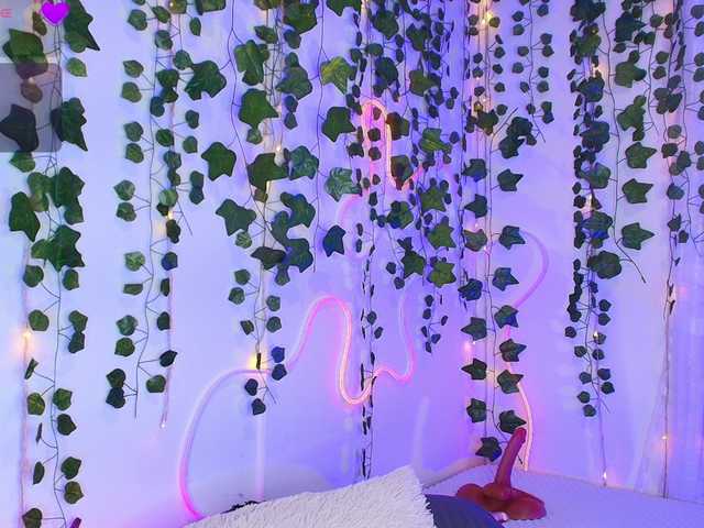 Samii-Evans's BongaCams show and profile