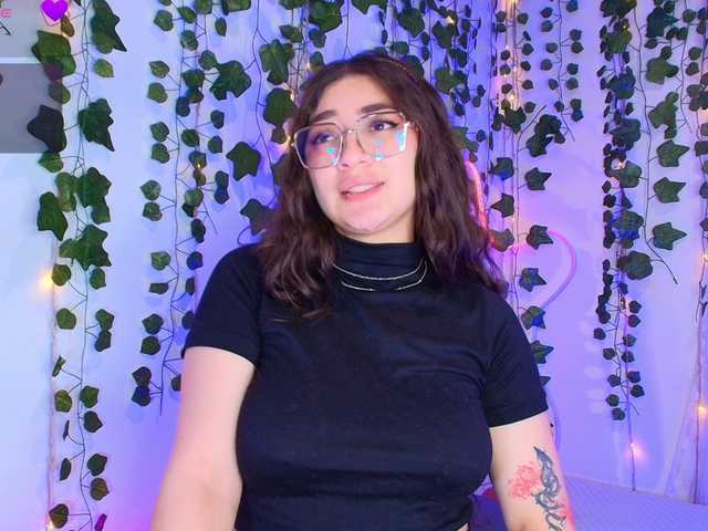 Samii-Evans's BongaCams show and profile