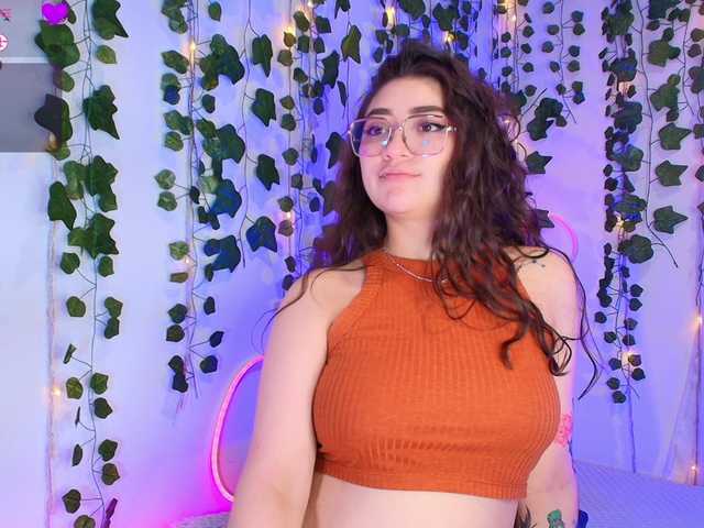 Samii-Evans's BongaCams show and profile