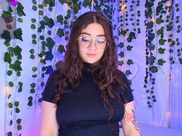 Samii-Evans's BongaCams show and profile