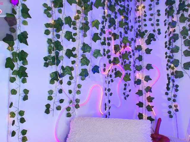 Samii-Evans's BongaCams show and profile