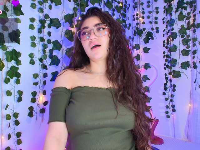 Samii-Evans — Hey, can you make me so horny that I can't help but cum? I dare you, it will be fun to cum on your cock.