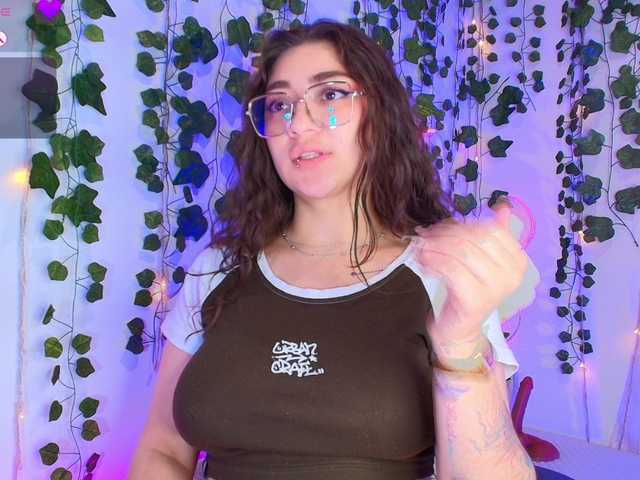 Samii-Evans's BongaCams show and profile