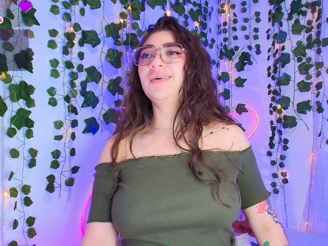 Samii-Evans's BongaCams show and profile