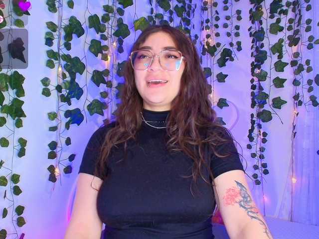 Samii-Evans's BongaCams show and profile