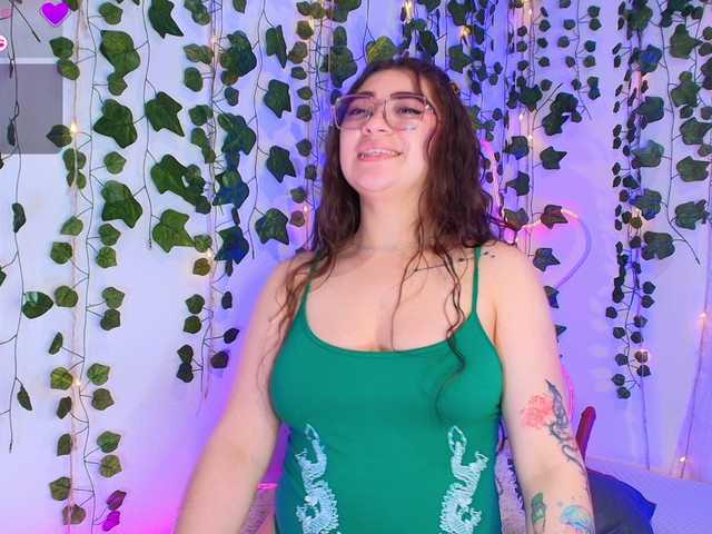 Samii-Evans — Hey, can you make me so horny that I can't help but cum? I dare you, it will be fun to cum on your cock.