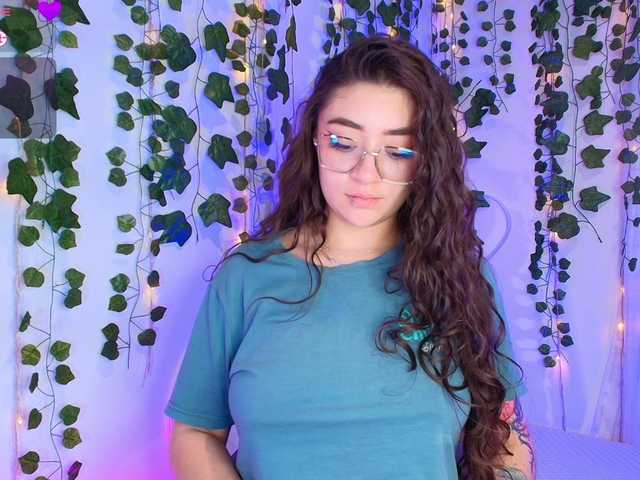 Samii-Evans's BongaCams show and profile