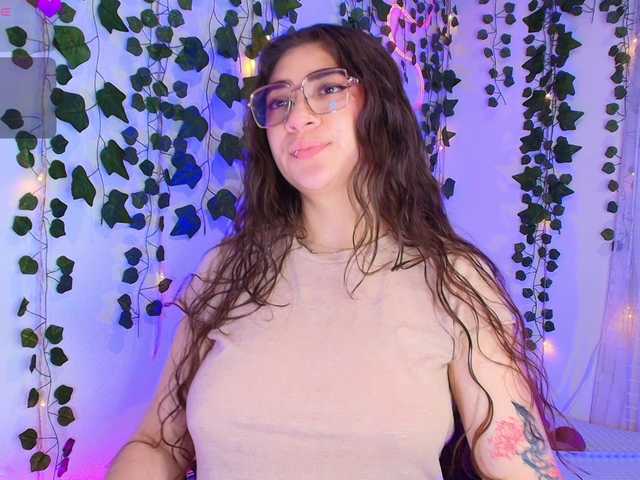 Samii-Evans's BongaCams show and profile