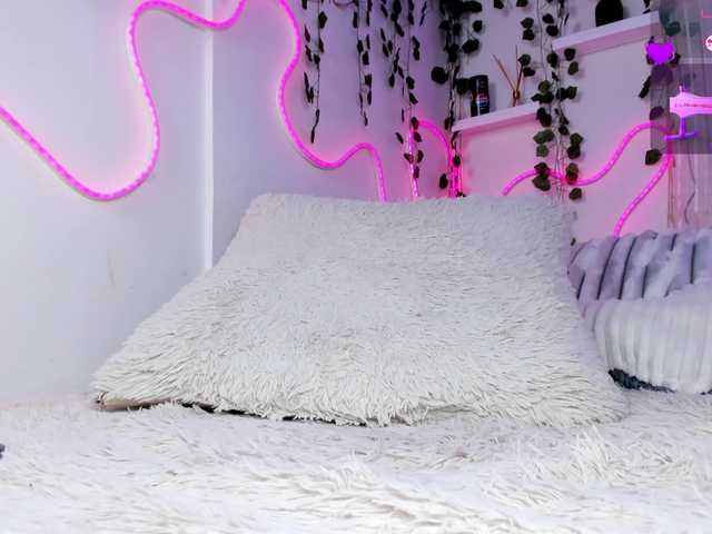 Samii-Evans's BongaCams show and profile