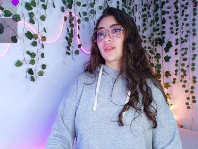 Samii-Evans's BongaCams show and profile