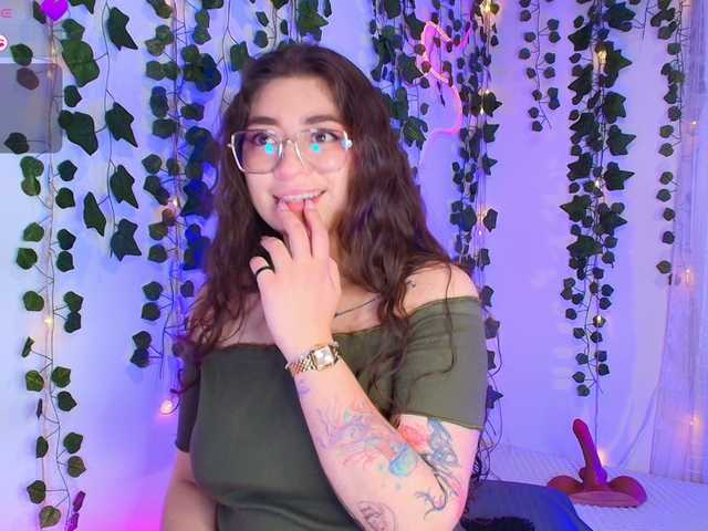 Samii-Evans's BongaCams show and profile