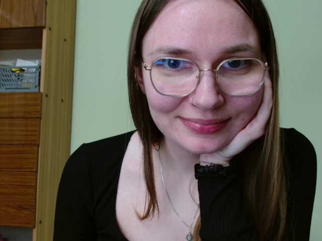 Ellyxcute's BongaCams show and profile
