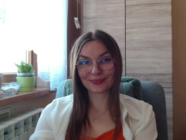 Ellyxcute's BongaCams show and profile