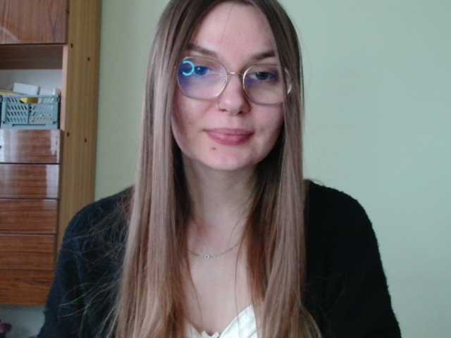 Ellyxcute's BongaCams show and profile