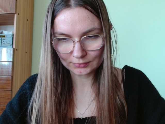 Ellyxcute's BongaCams show and profile