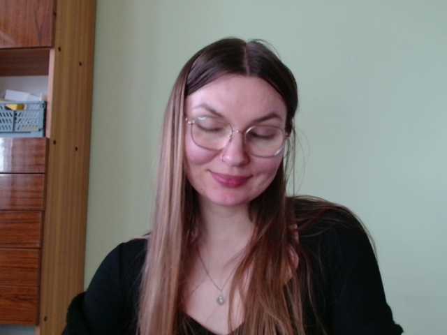 Ellyxcute's BongaCams show and profile