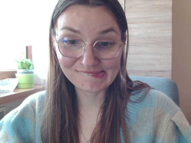 Ellyxcute's BongaCams show and profile