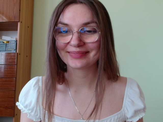 Ellyxcute's BongaCams show and profile