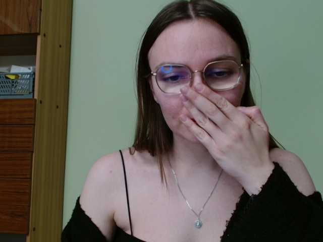 Ellyxcute's BongaCams show and profile