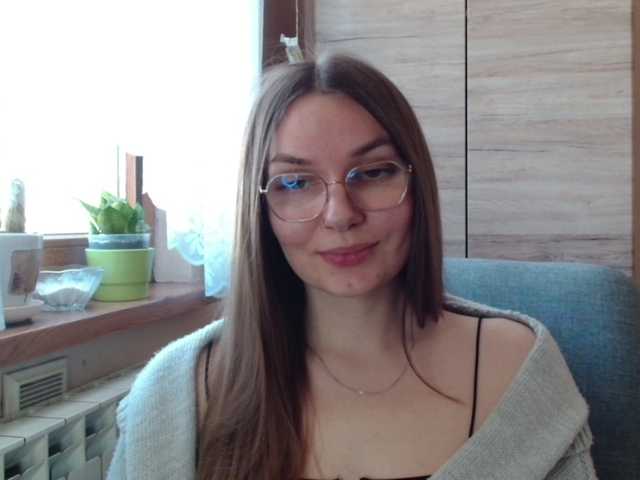 Ellyxcute's BongaCams show and profile