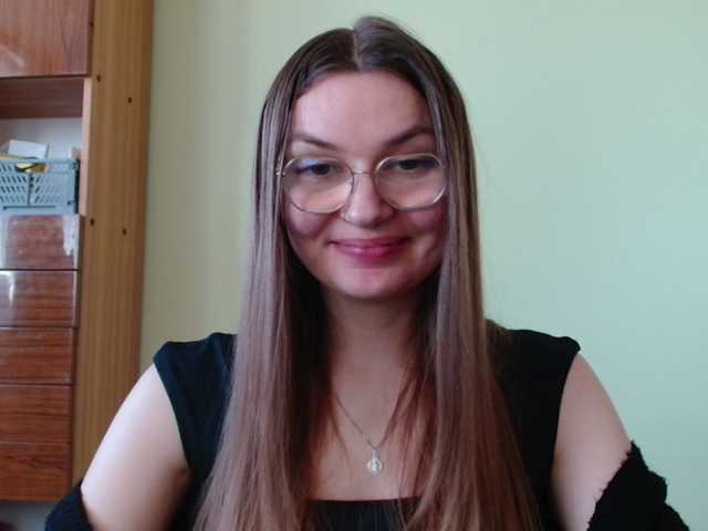 Ellyxcute's BongaCams show and profile