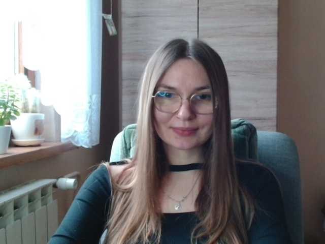 Ellyxcute's BongaCams show and profile