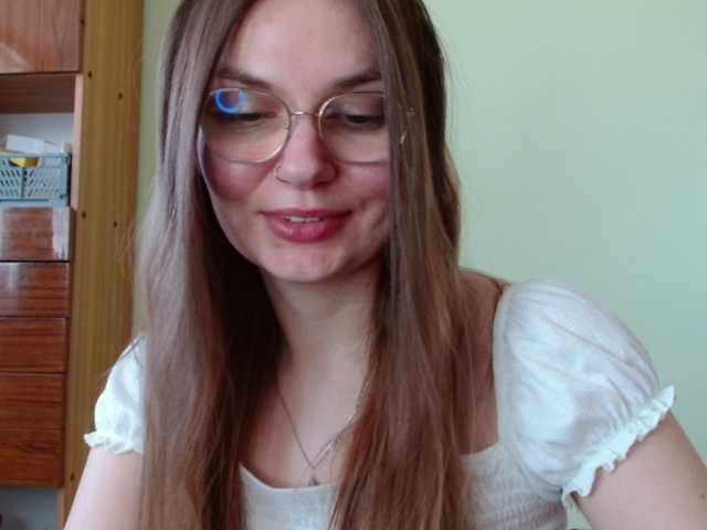 Ellyxcute's BongaCams show and profile