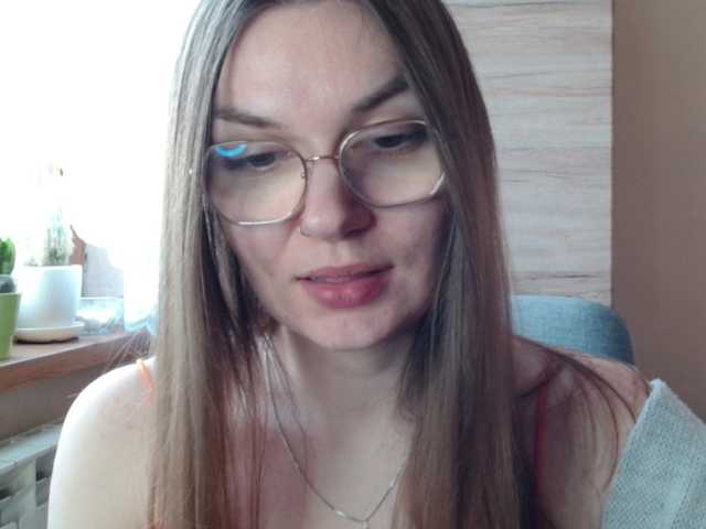 Ellyxcute's BongaCams show and profile