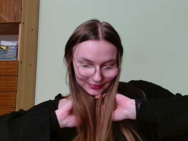 Ellyxcute's BongaCams show and profile