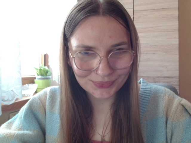 Ellyxcute's BongaCams show and profile