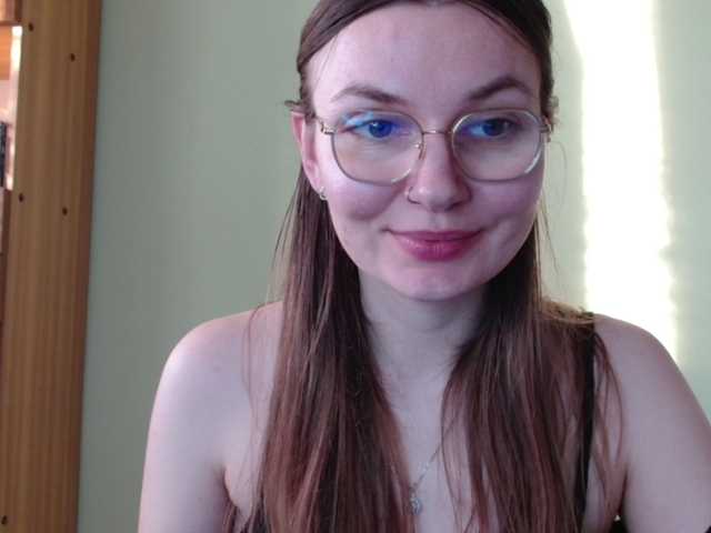 Ellyxcute's BongaCams show and profile