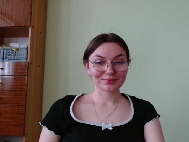 Ellyxcute's BongaCams show and profile