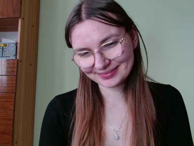 Ellyxcute's BongaCams show and profile