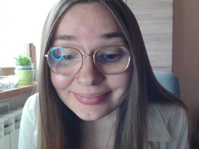 Ellyxcute's BongaCams show and profile