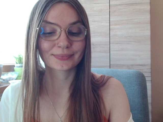 Ellyxcute's BongaCams show and profile